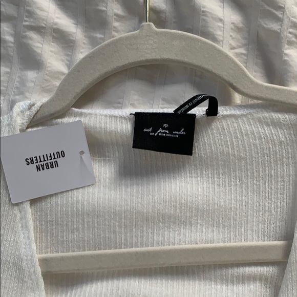 Urban Outfitters V Neck Surplice Wrap - Picture 3 of 3